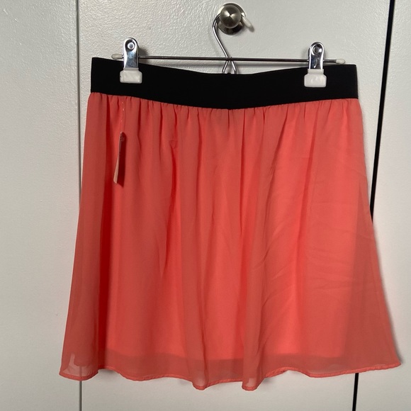 Forever 21 Dresses & Skirts - NEW WITH TAG Forever 21 Lined Coral Skirt